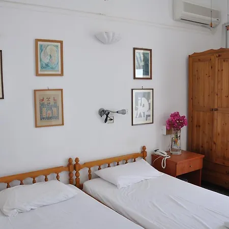 Vicky Hotel 2*